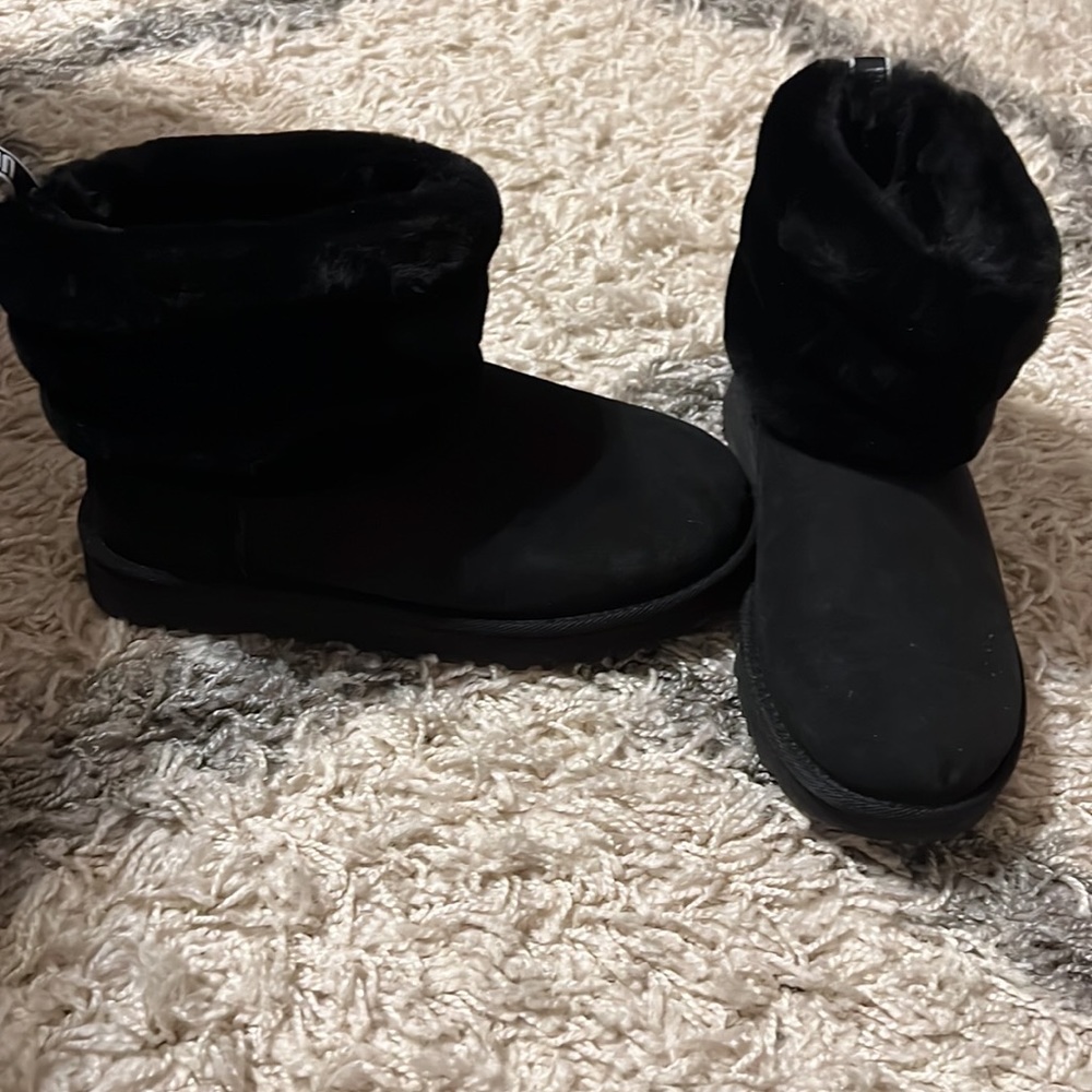 UGG Women's Fluff Mini Quilted Boots US 7